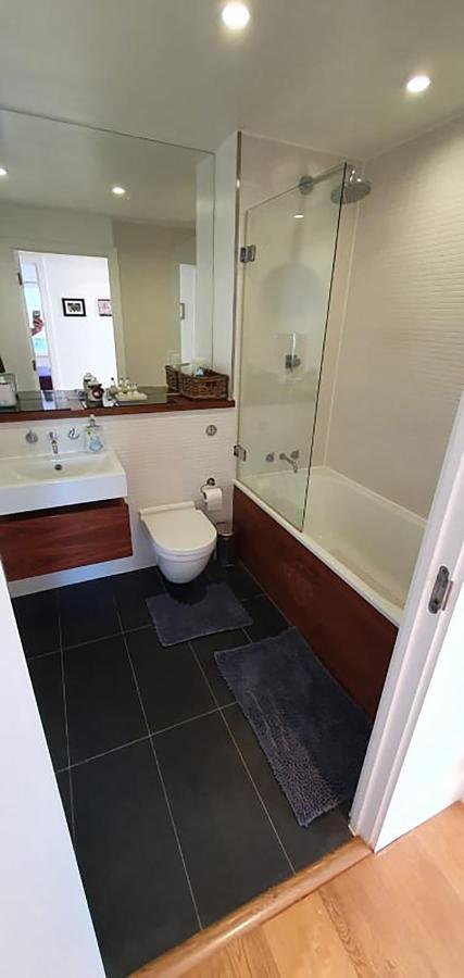 Bright & Spacious Double Bedroom With Ensuite And Concierge! Paid Parking Available Apartamento *