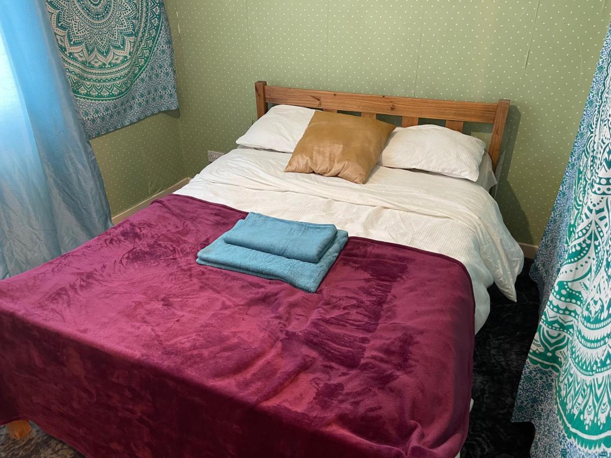 Home Away From Home, Entire 1-4 Bed Property Londres
