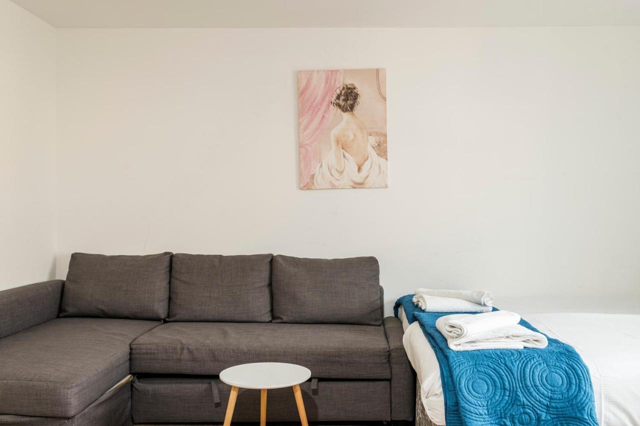 Canary Wharf/docklands/excel Spacious Apt E14 *