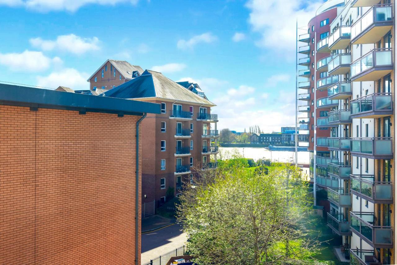 Canary Wharf/docklands/excel Spacious Apt E14 Apartment