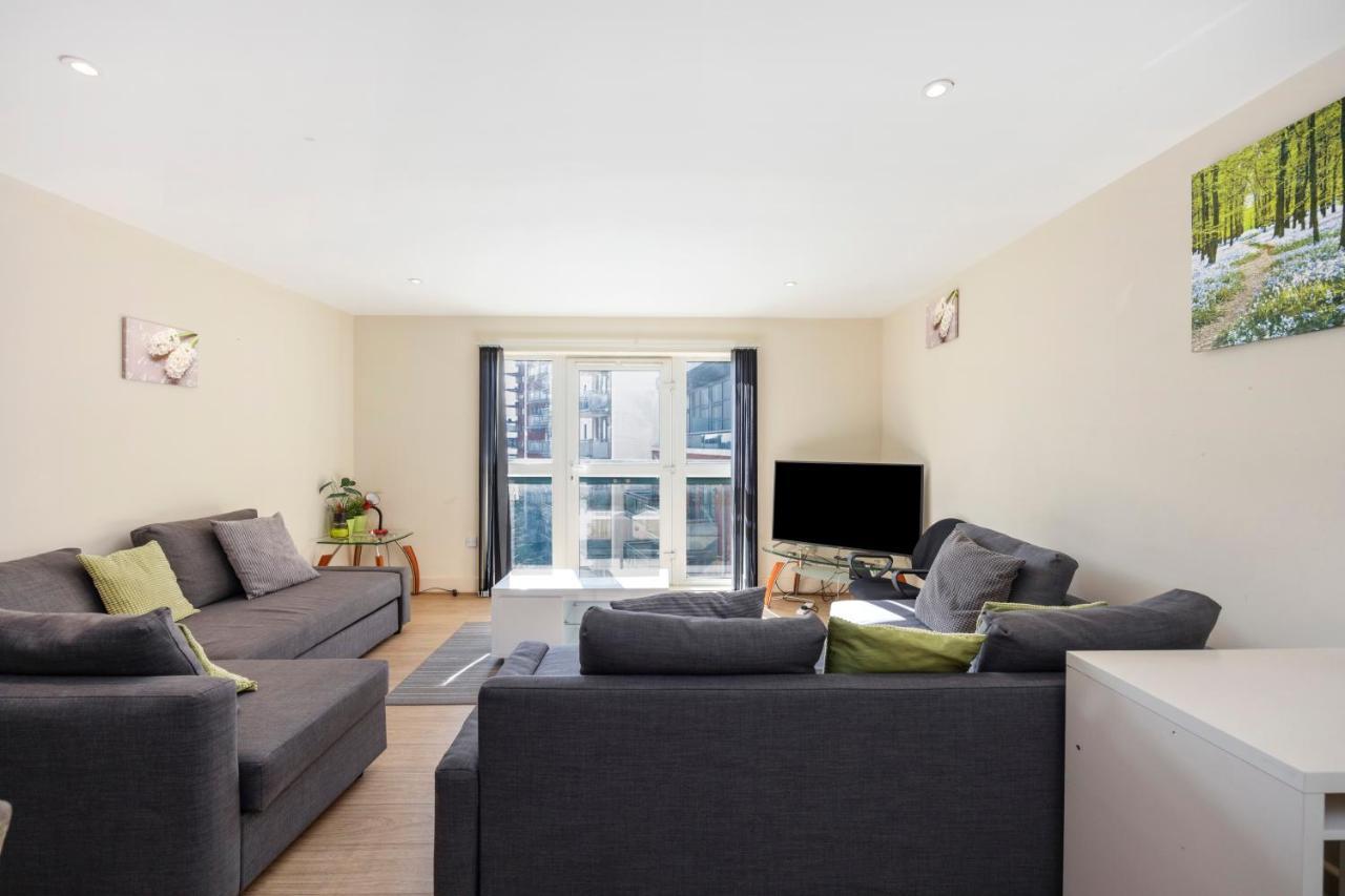 Canary Wharf/docklands/excel Spacious Apt E14 London