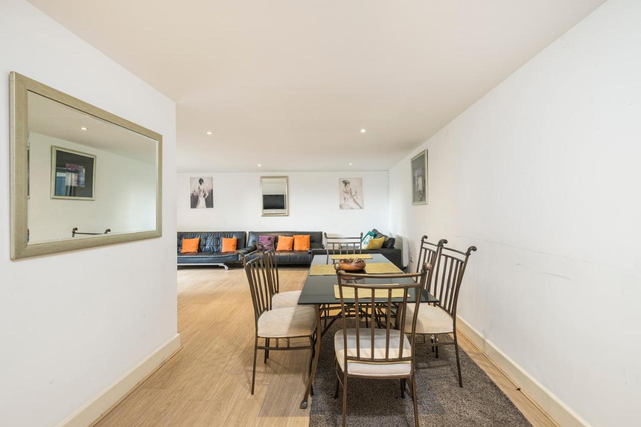 Canary Wharf/docklands/excel Spacious Apt E14 London