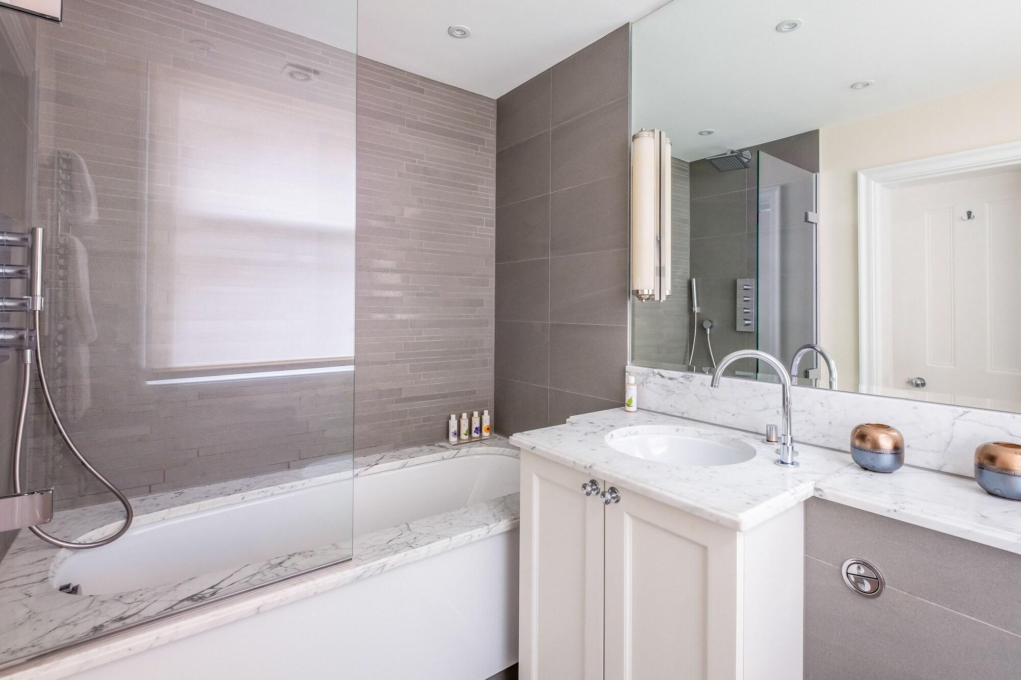 Native Mayfair Apartment
