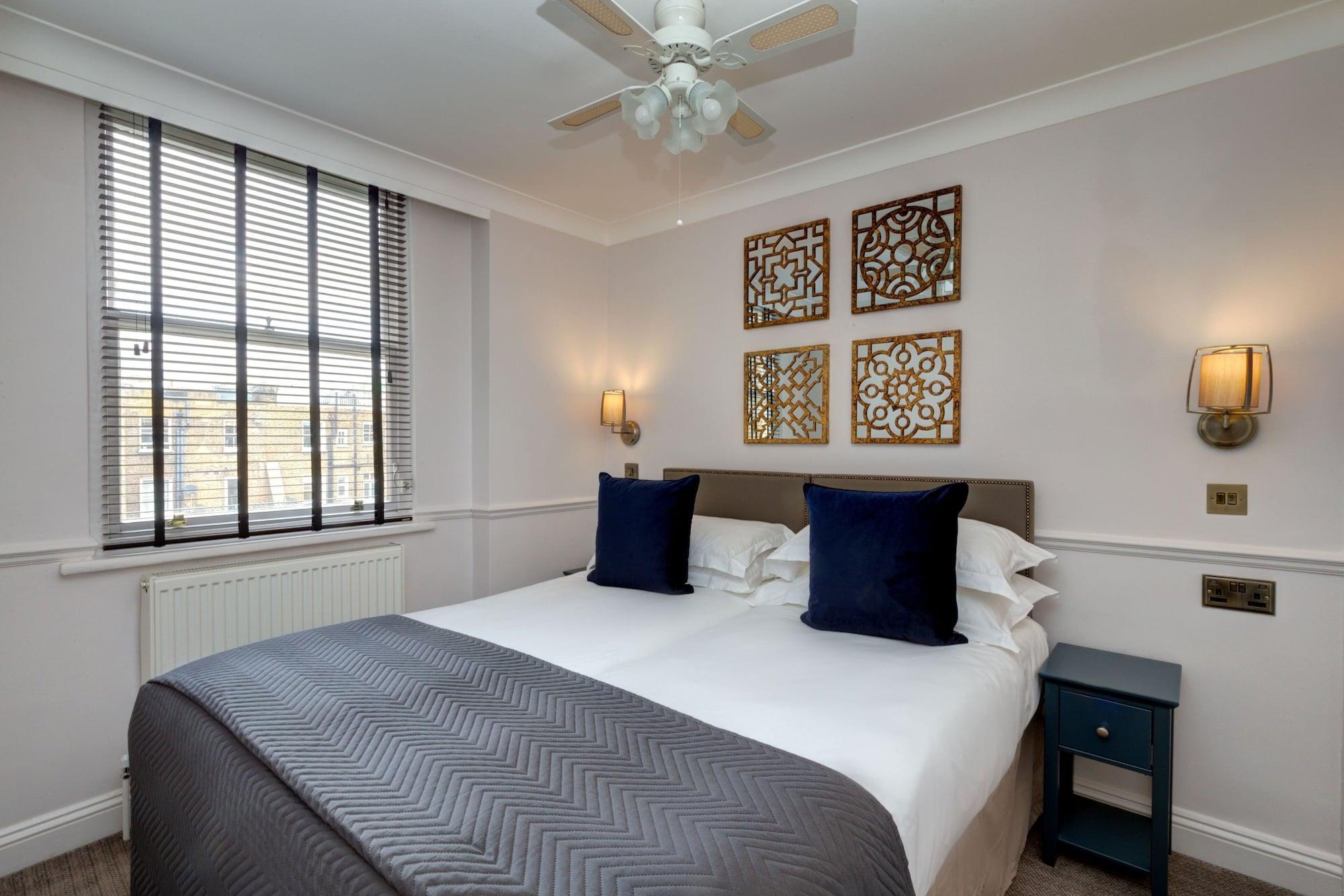 Aparthotel Collingham Serviced 4*