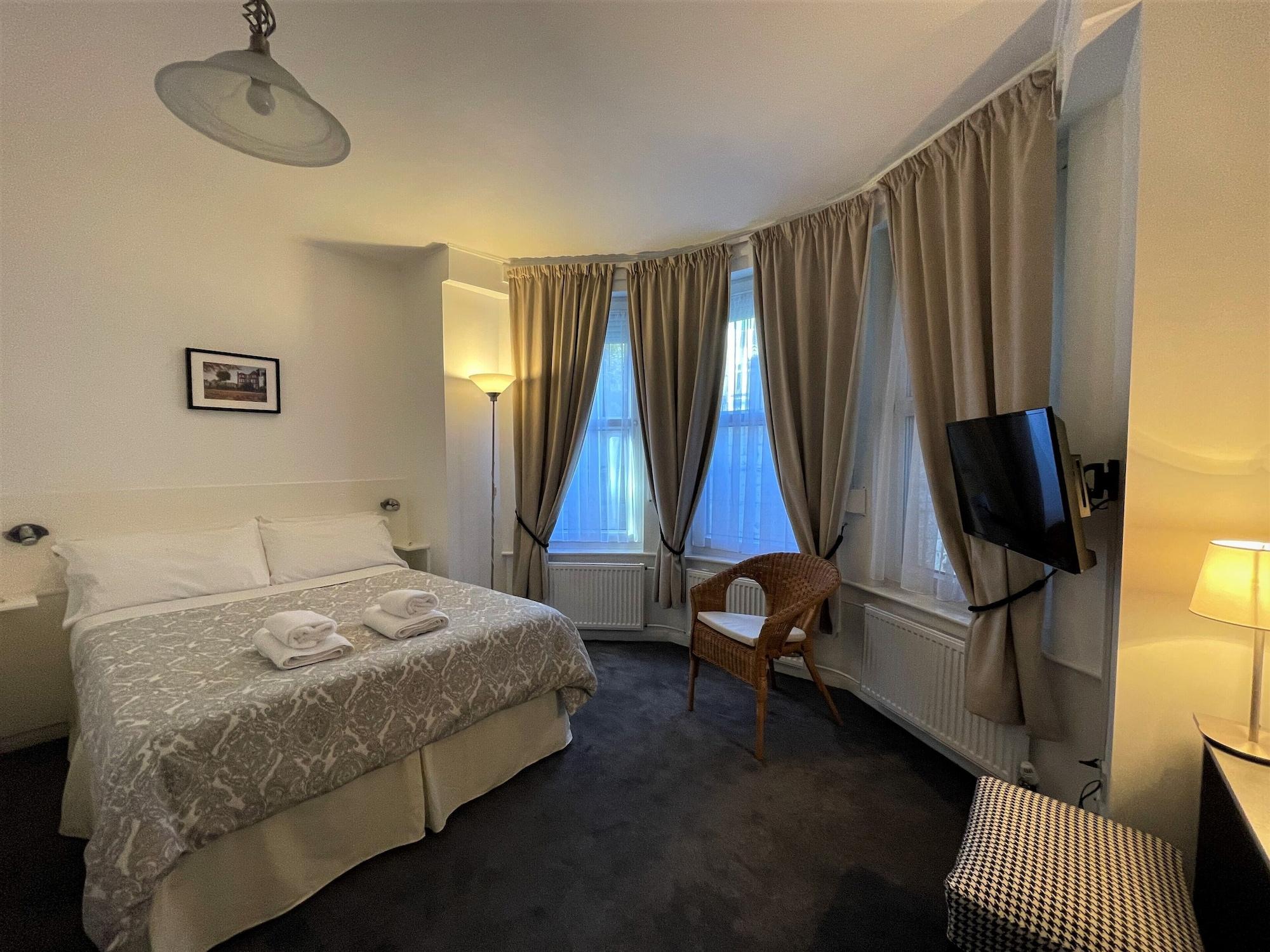The Gateway Hotel 3*