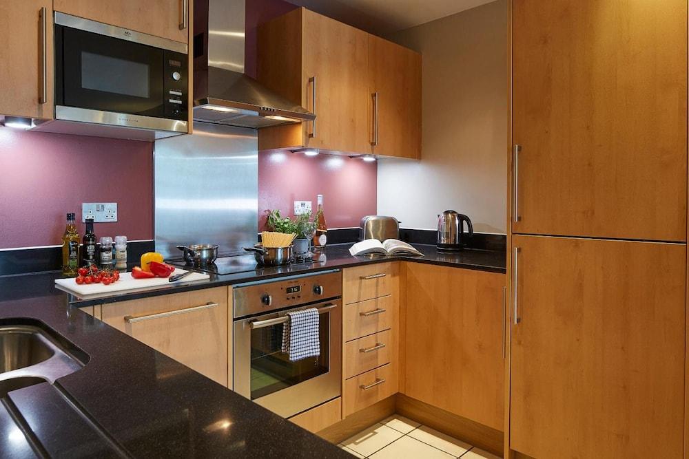 Marlin Empire Square Bridge Apartment