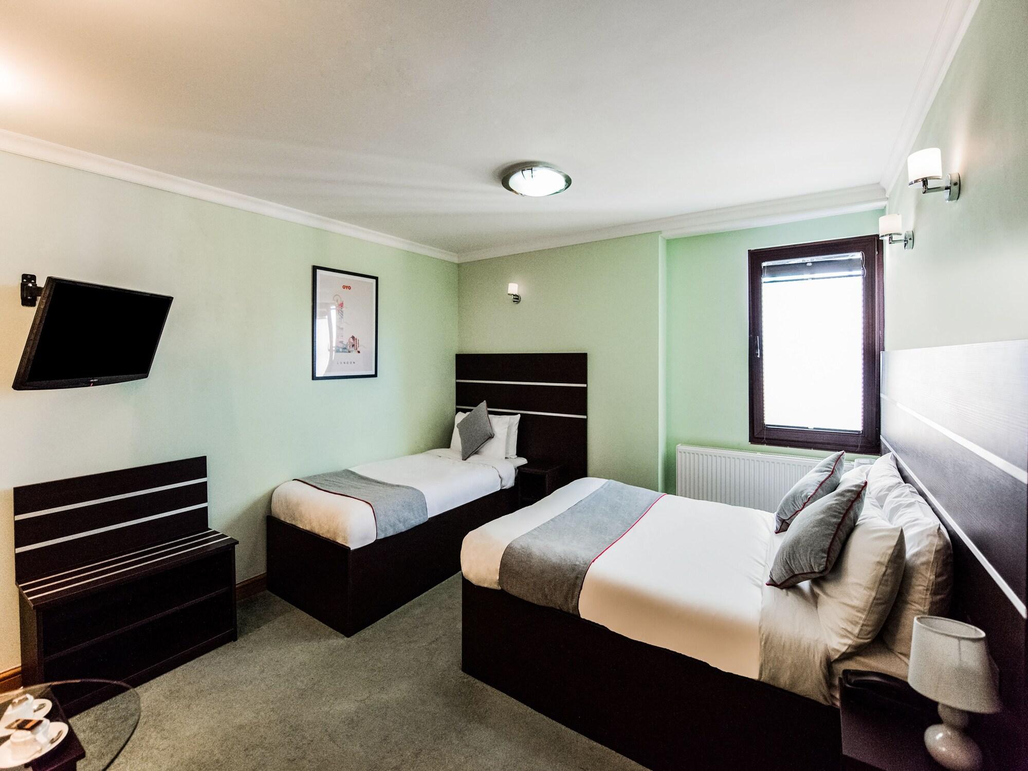 Hotel Epsilon