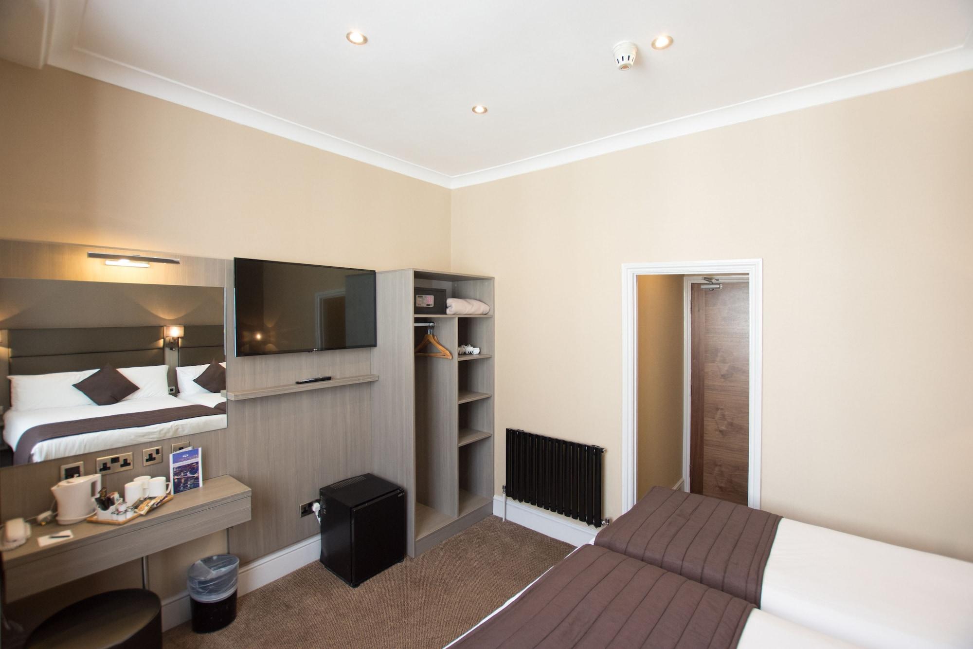 Brunel Hotel 3*