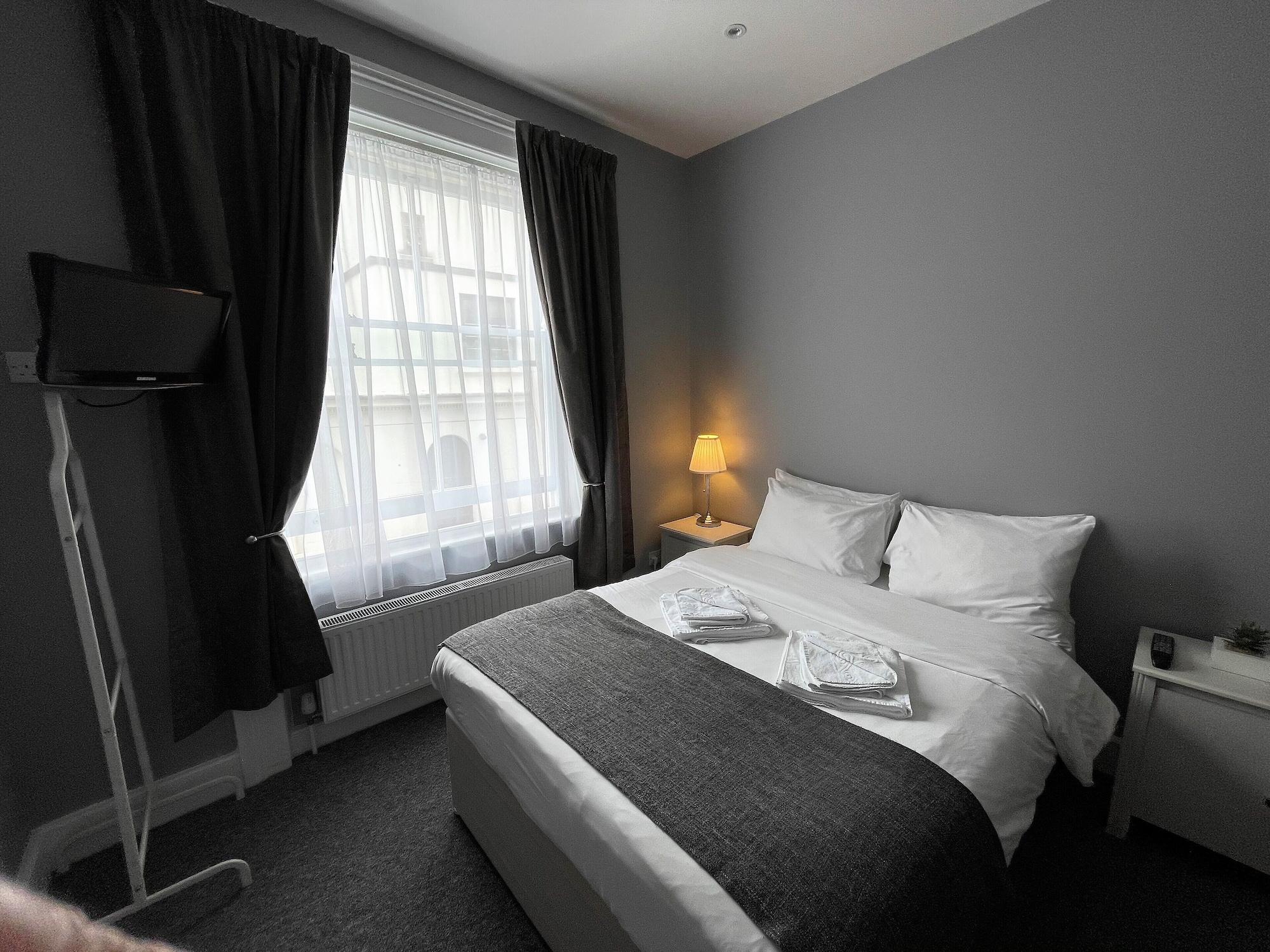 Ravna Gora 3* London