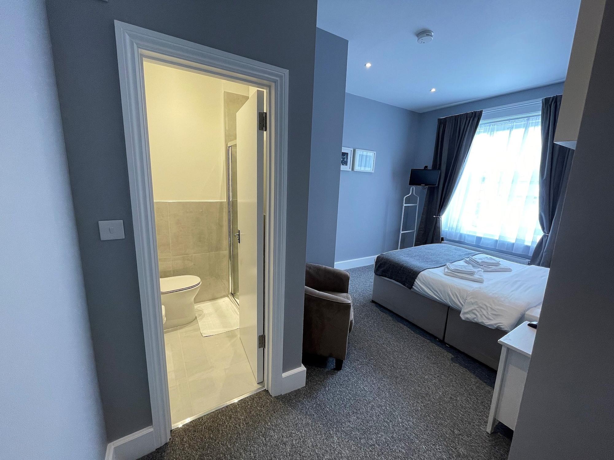 Ravna Gora 3* London