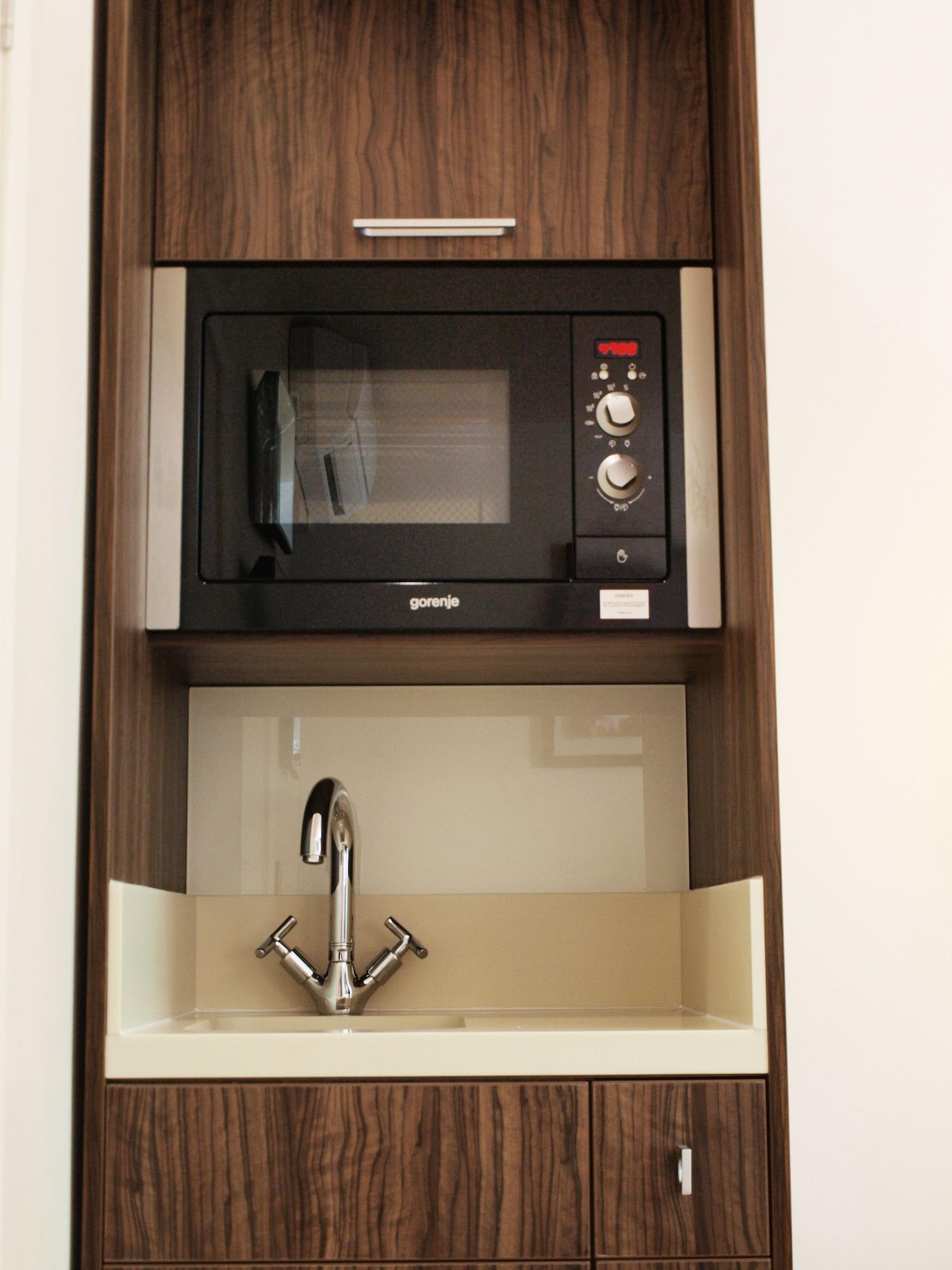 Hotel Simply & 4*
