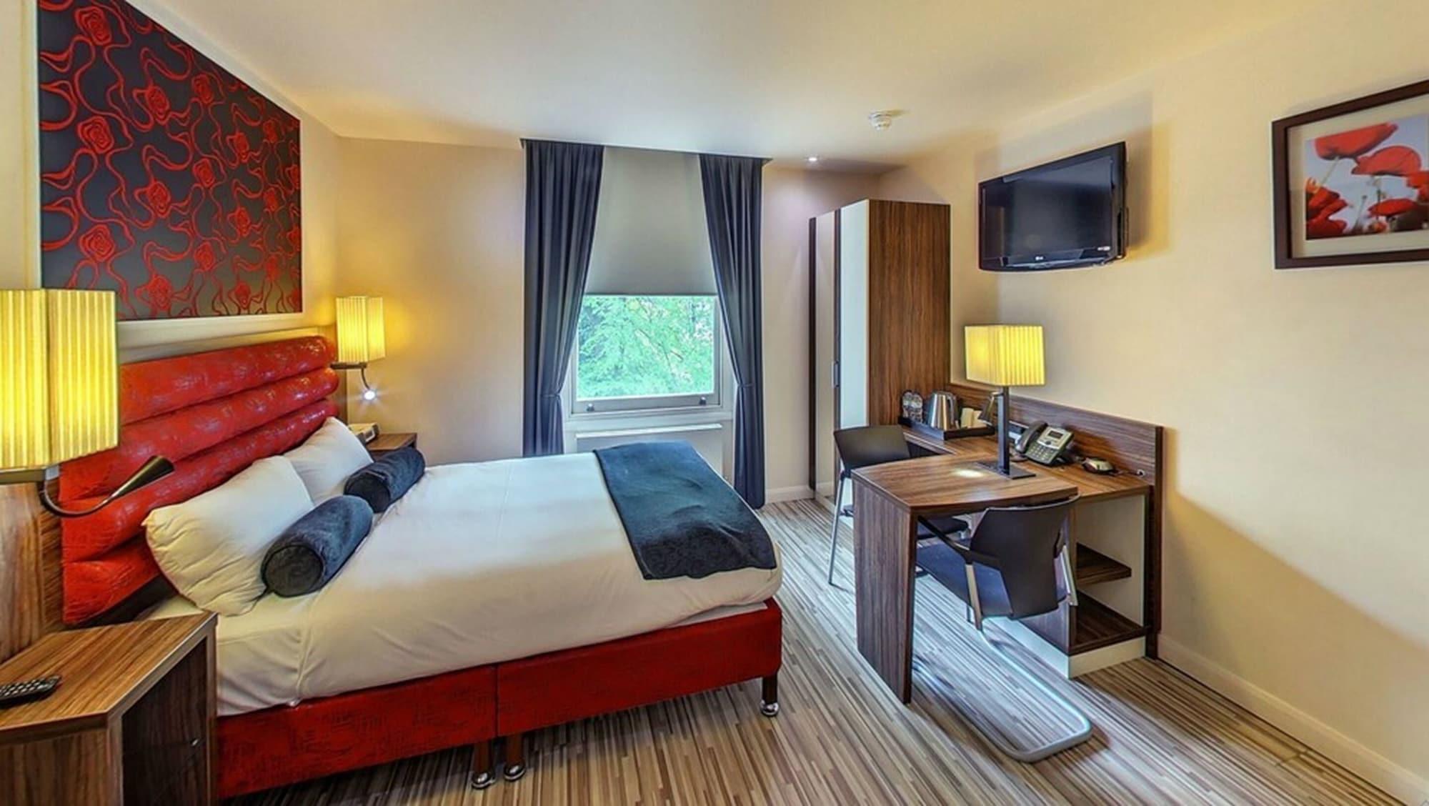Simply & Hotel 4*