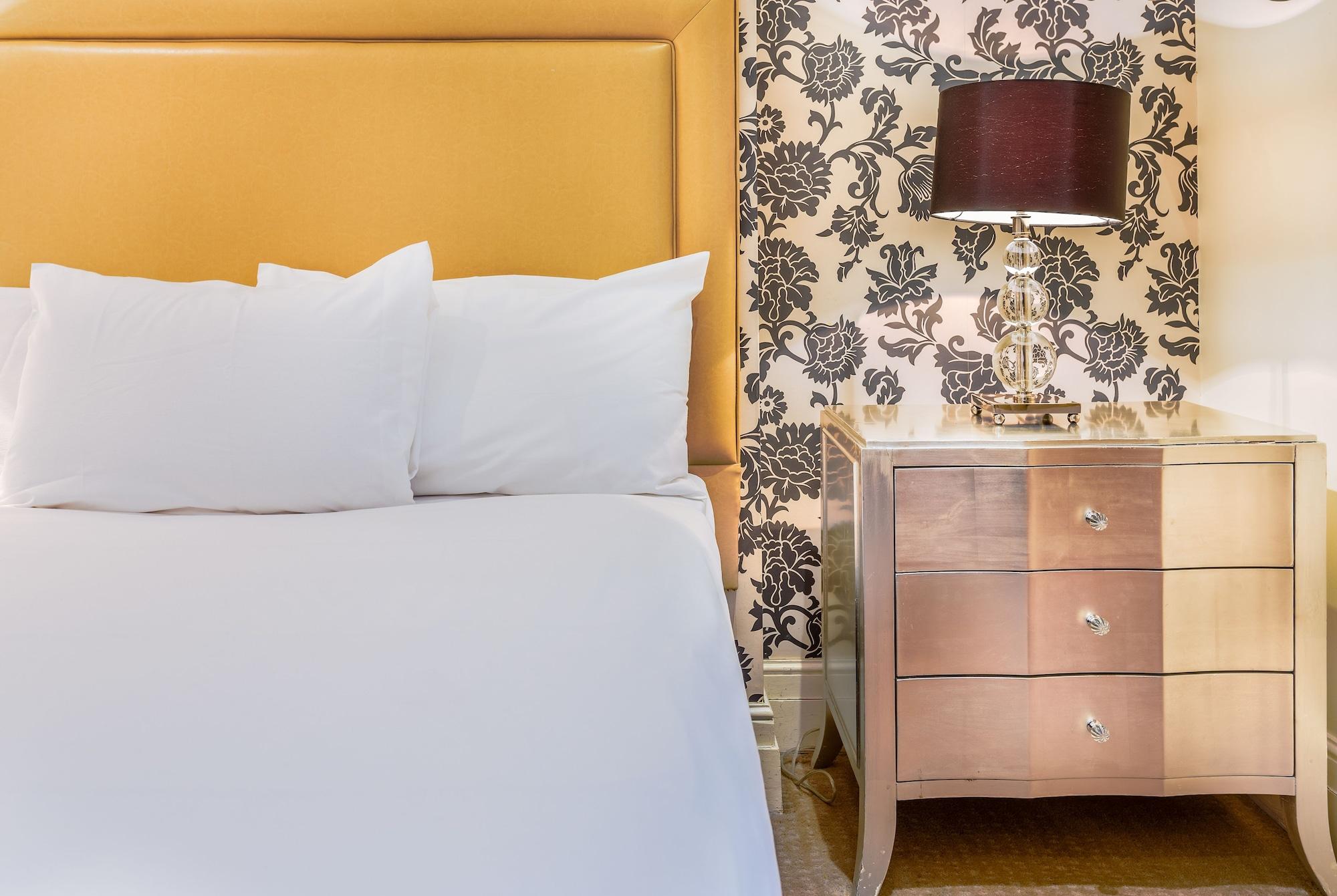 The Tophams Hotel