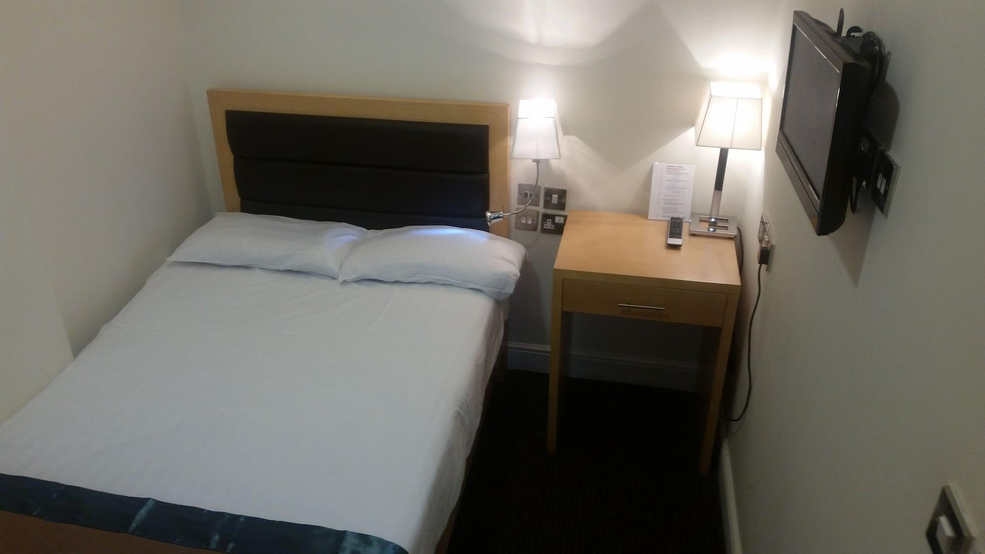Cromwell Hotel