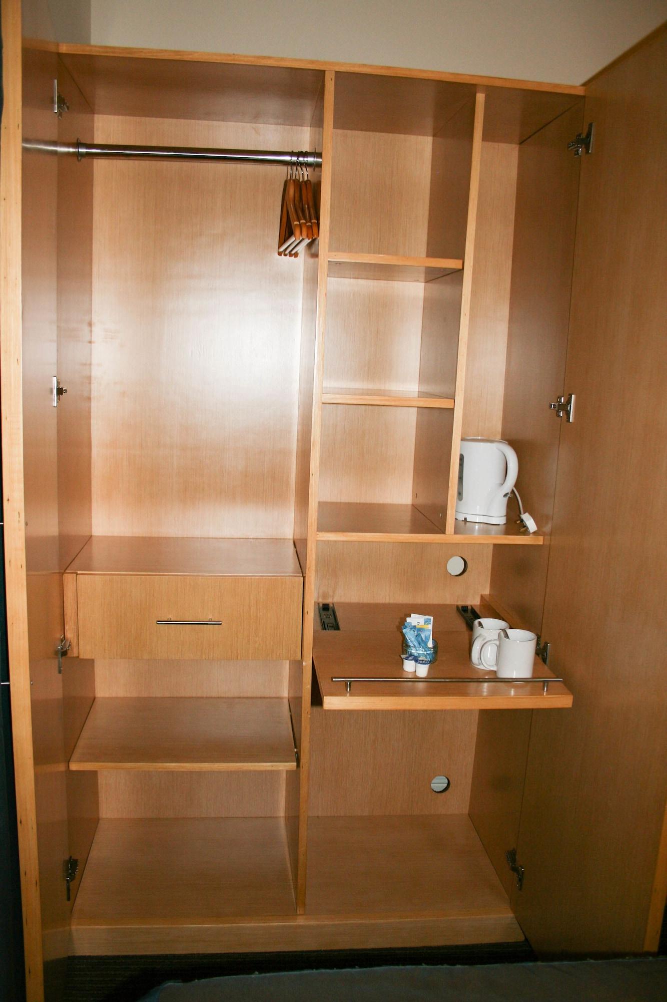 Cromwell Hotel 3*