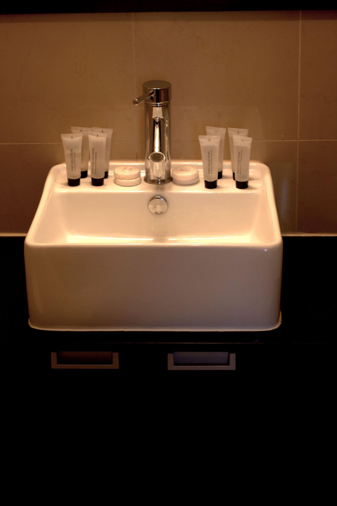 Cromwell Hotel London