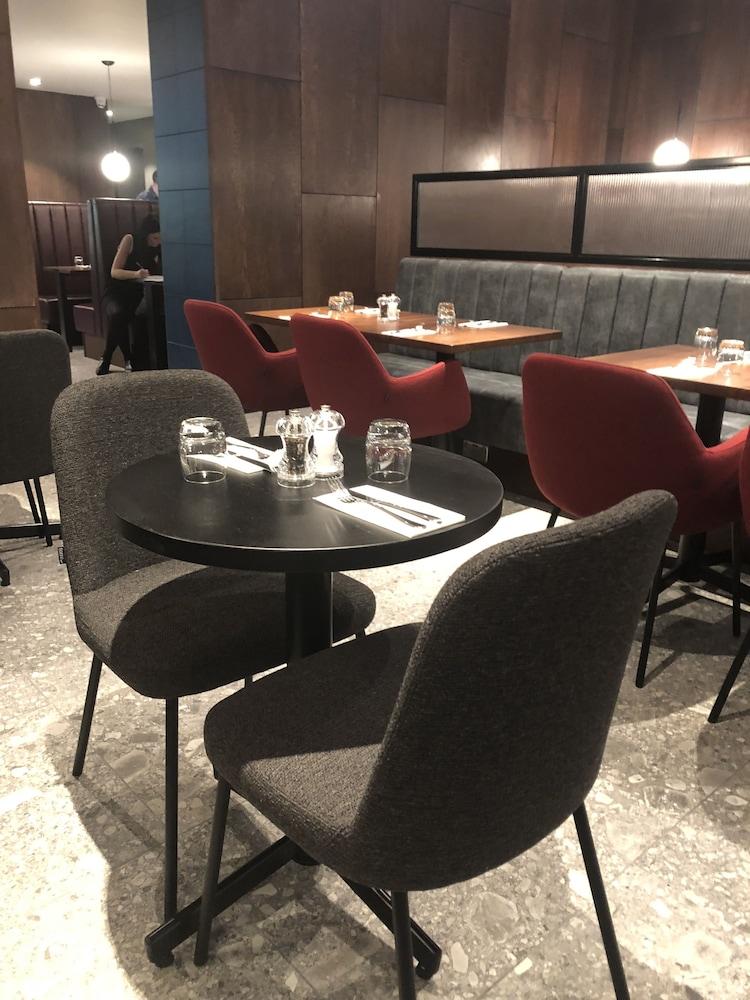 Euston Square 3*