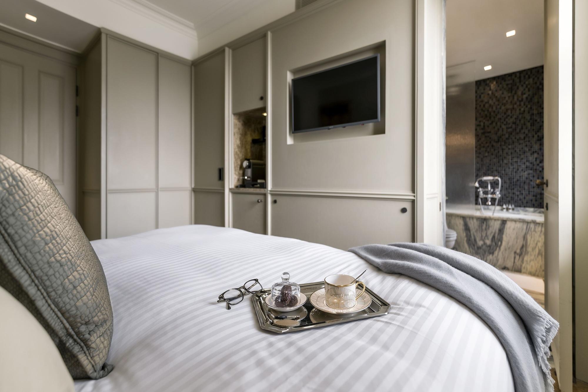 The Adria 5* Londres