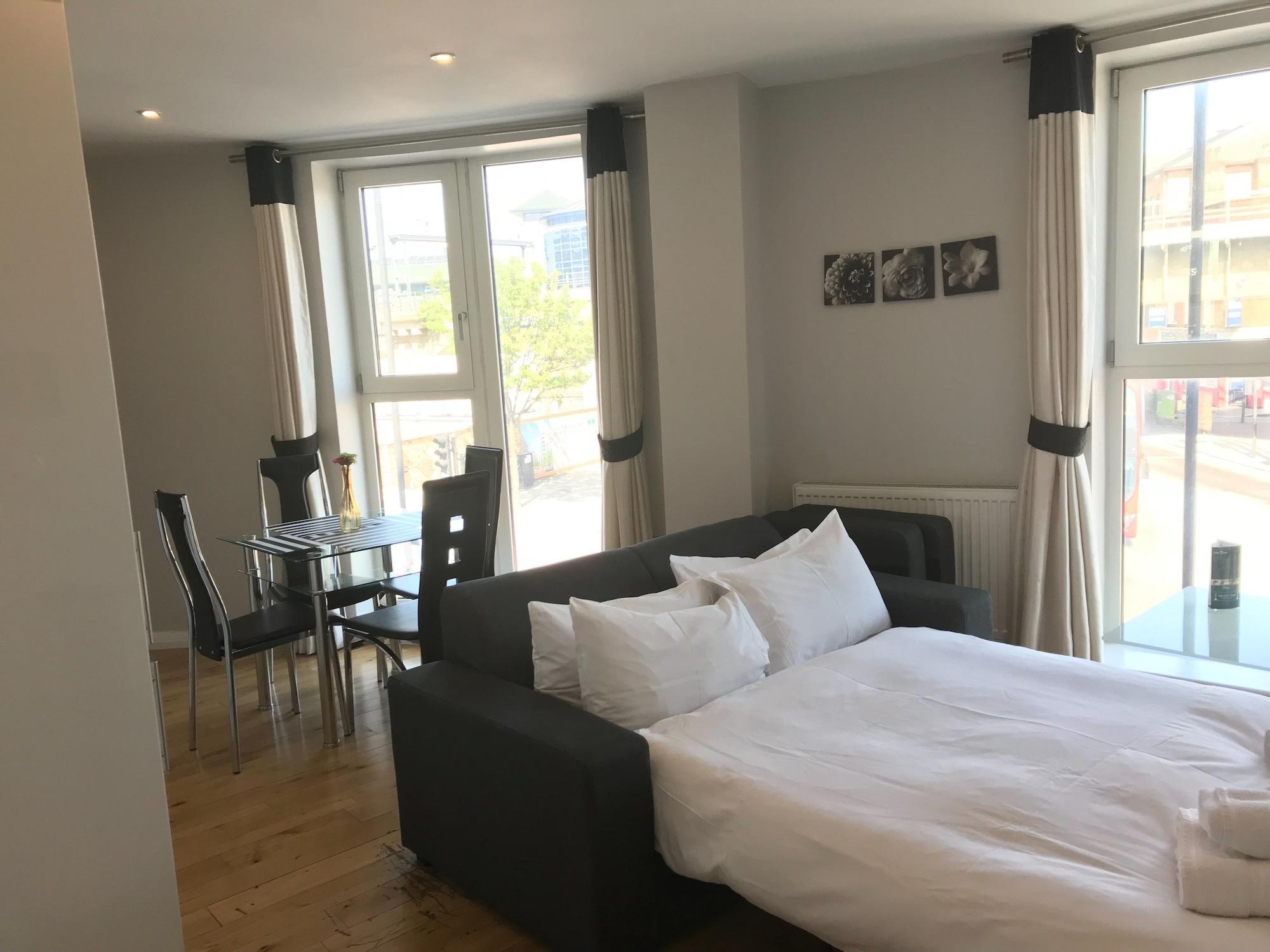 Apartment Lr - Battersea Park