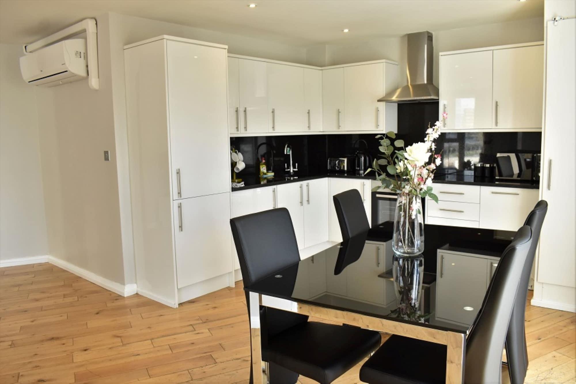 Lr - Battersea Park Apartment *