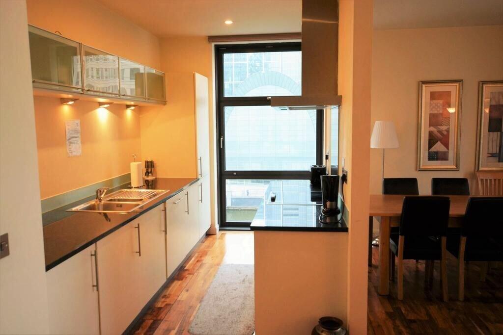 Zen - Docklands Apartment