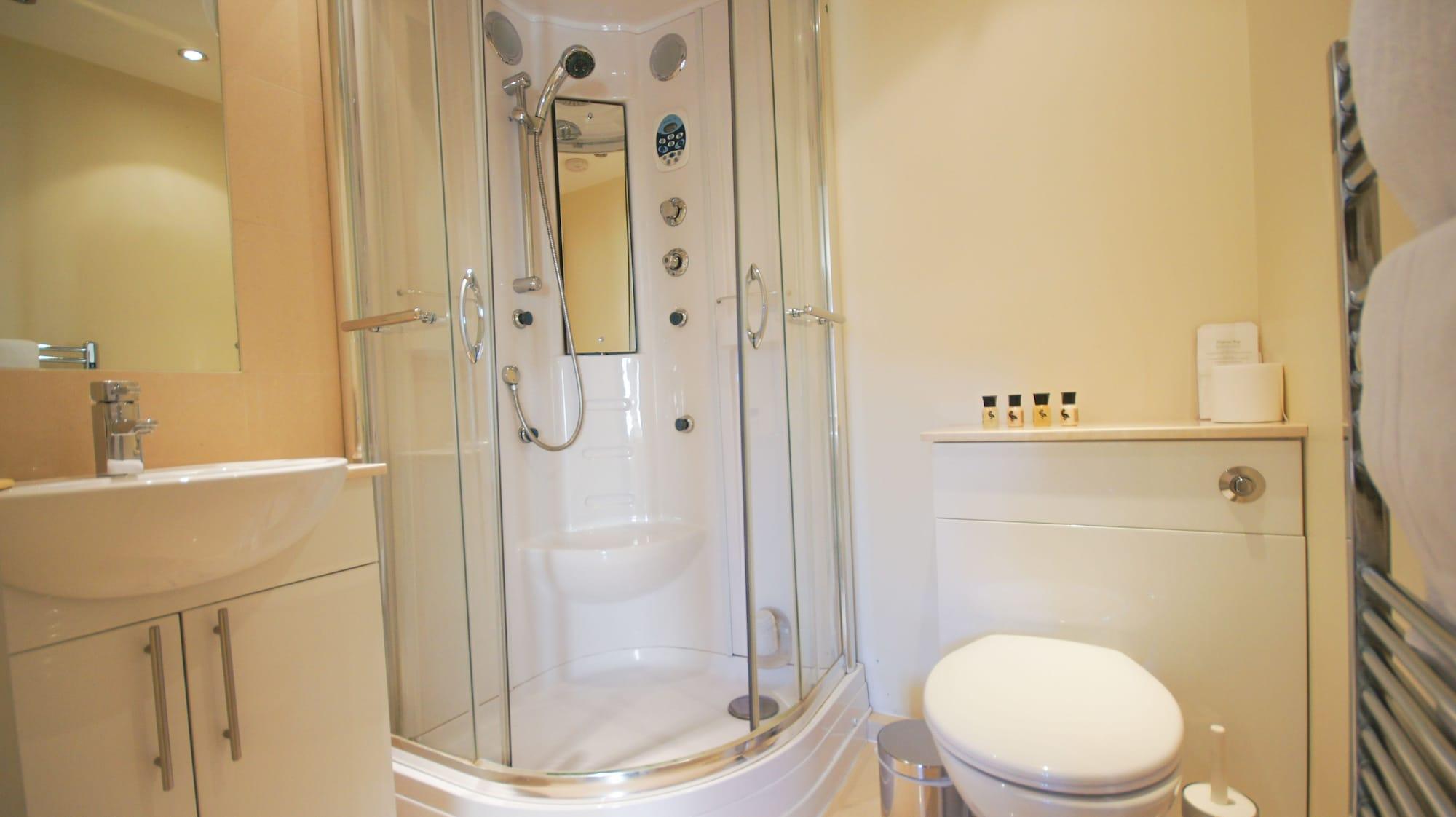 Crompton Court London