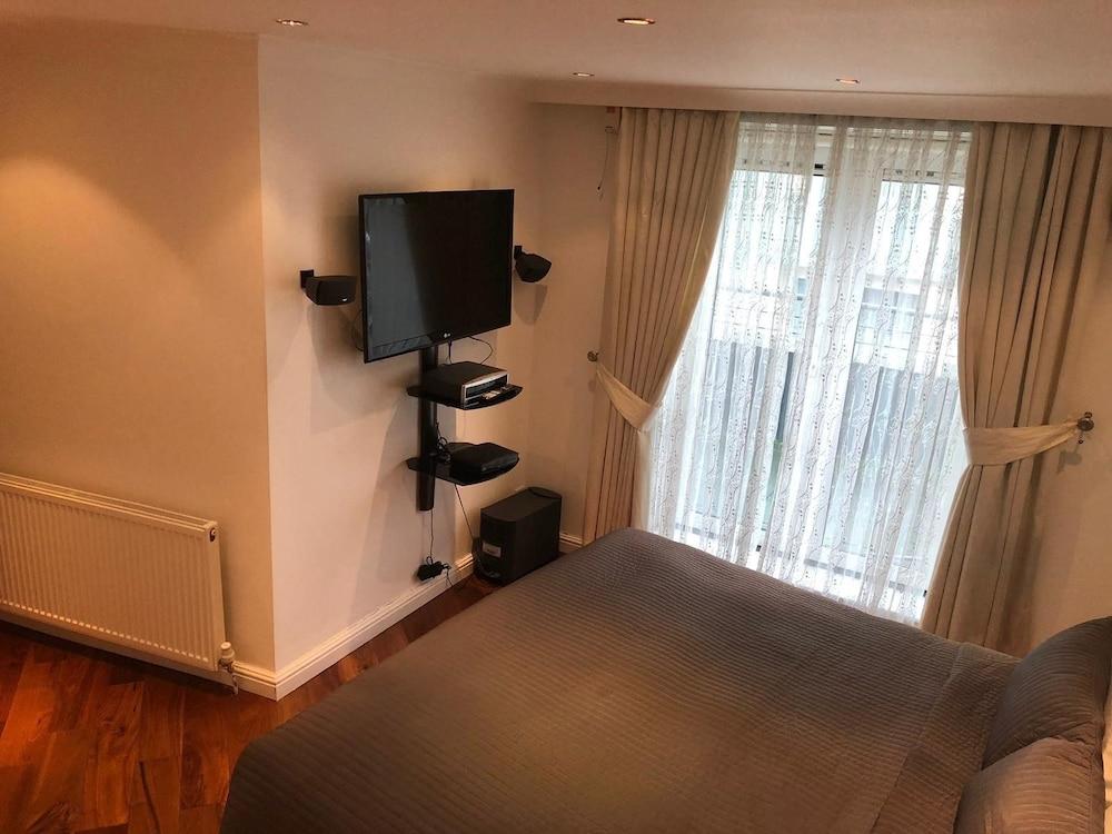 The New Carlton 3* London