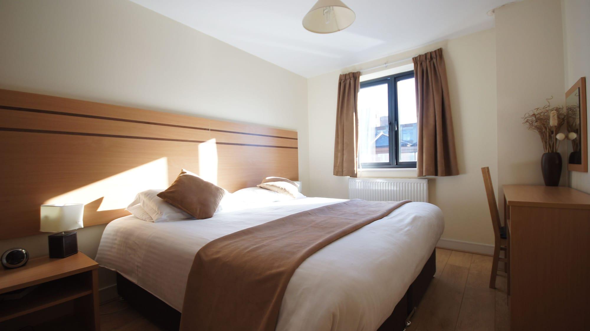 Crompton Court * London