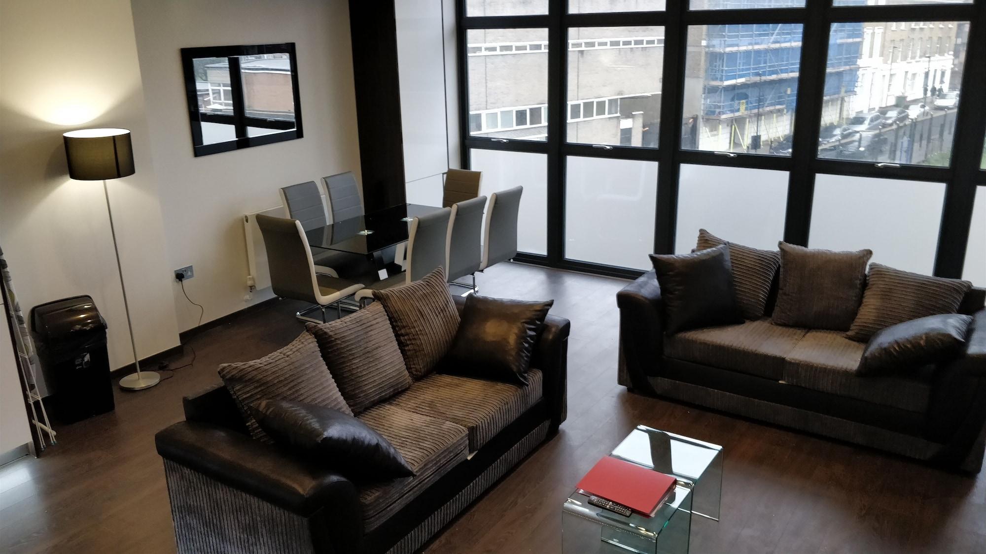 Access Tower Hill Apartment *