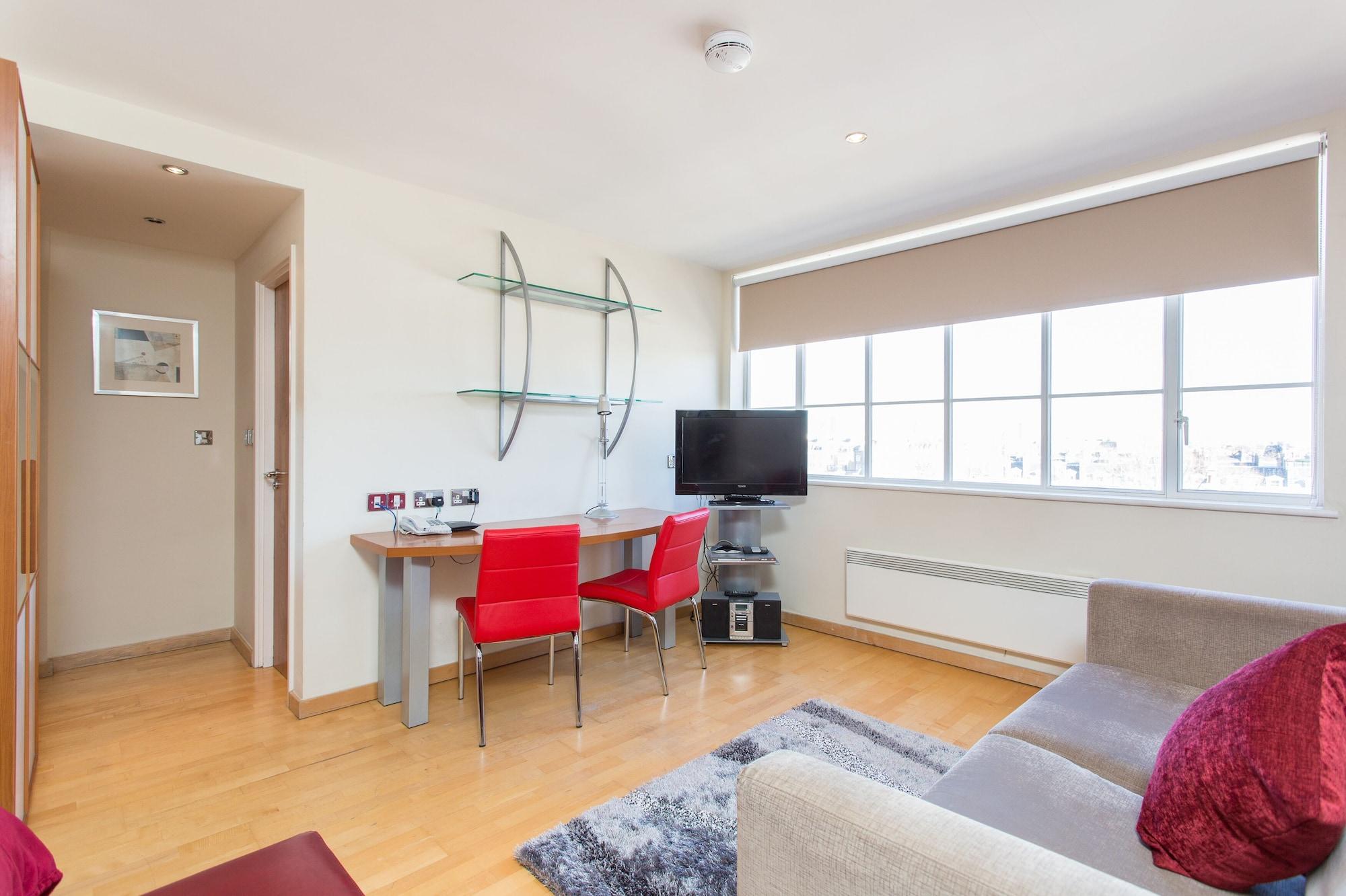 Roland House Aparthotel 3*