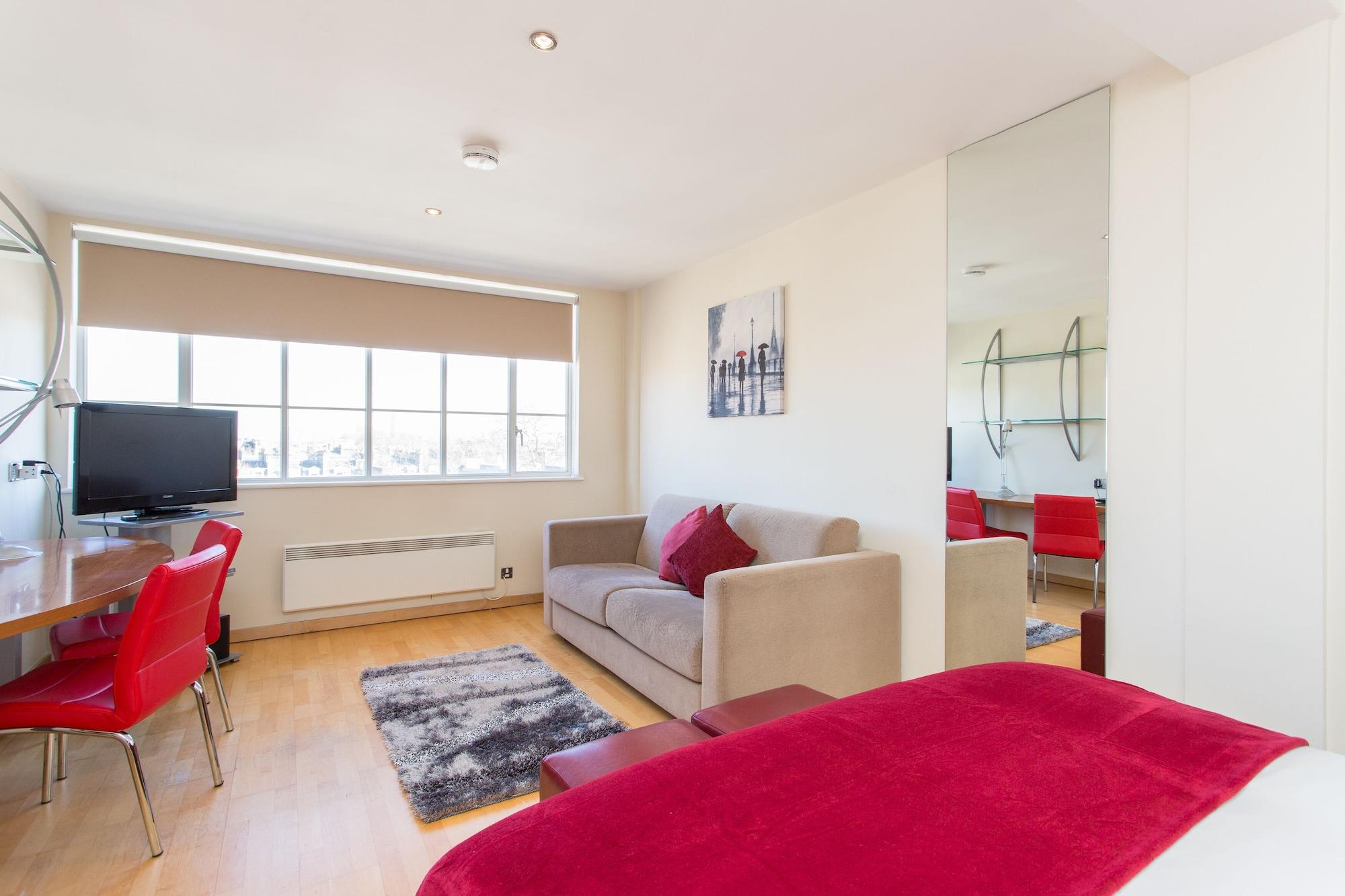 Aparthotel Roland House 3*