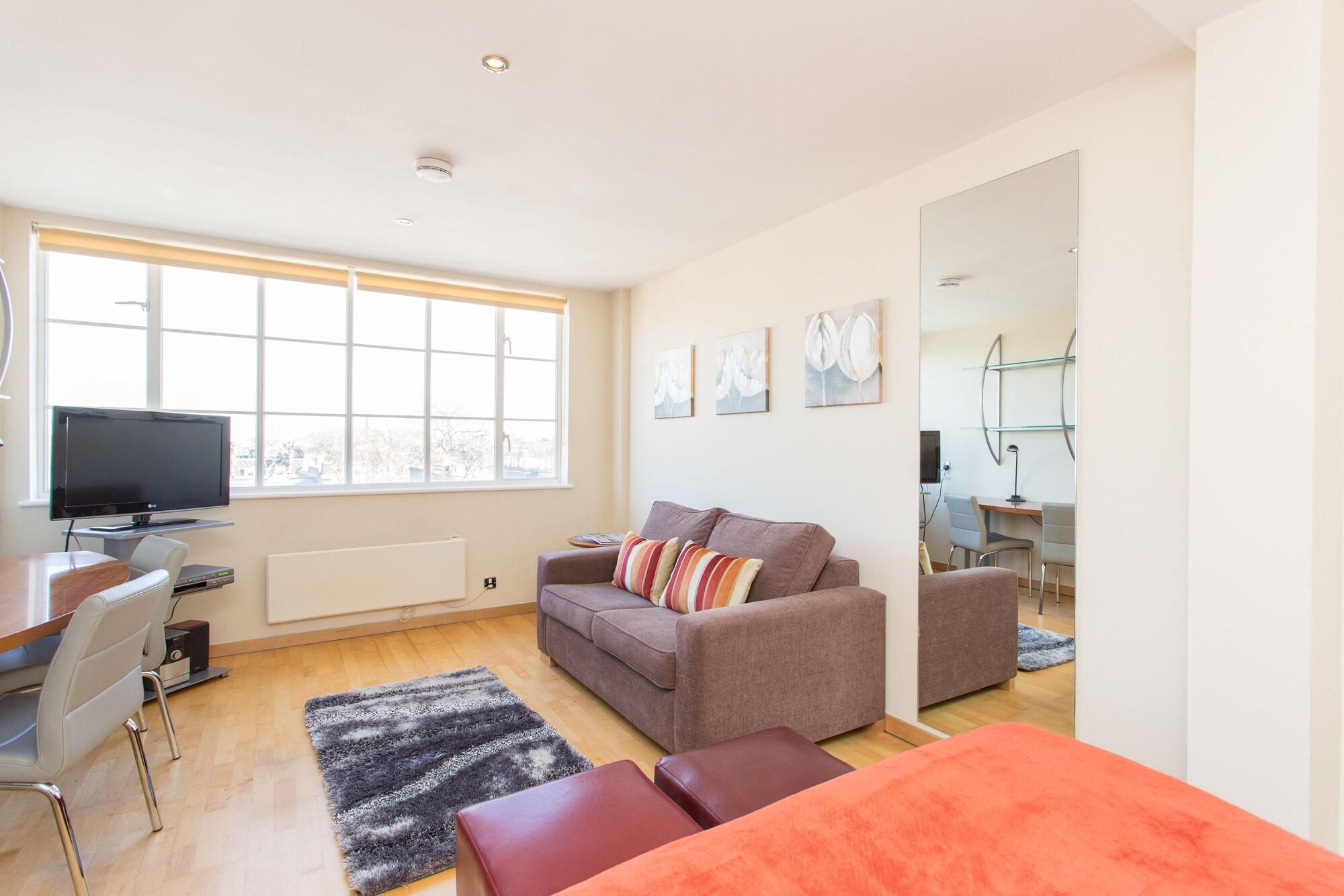 Roland House Aparthotel 3*