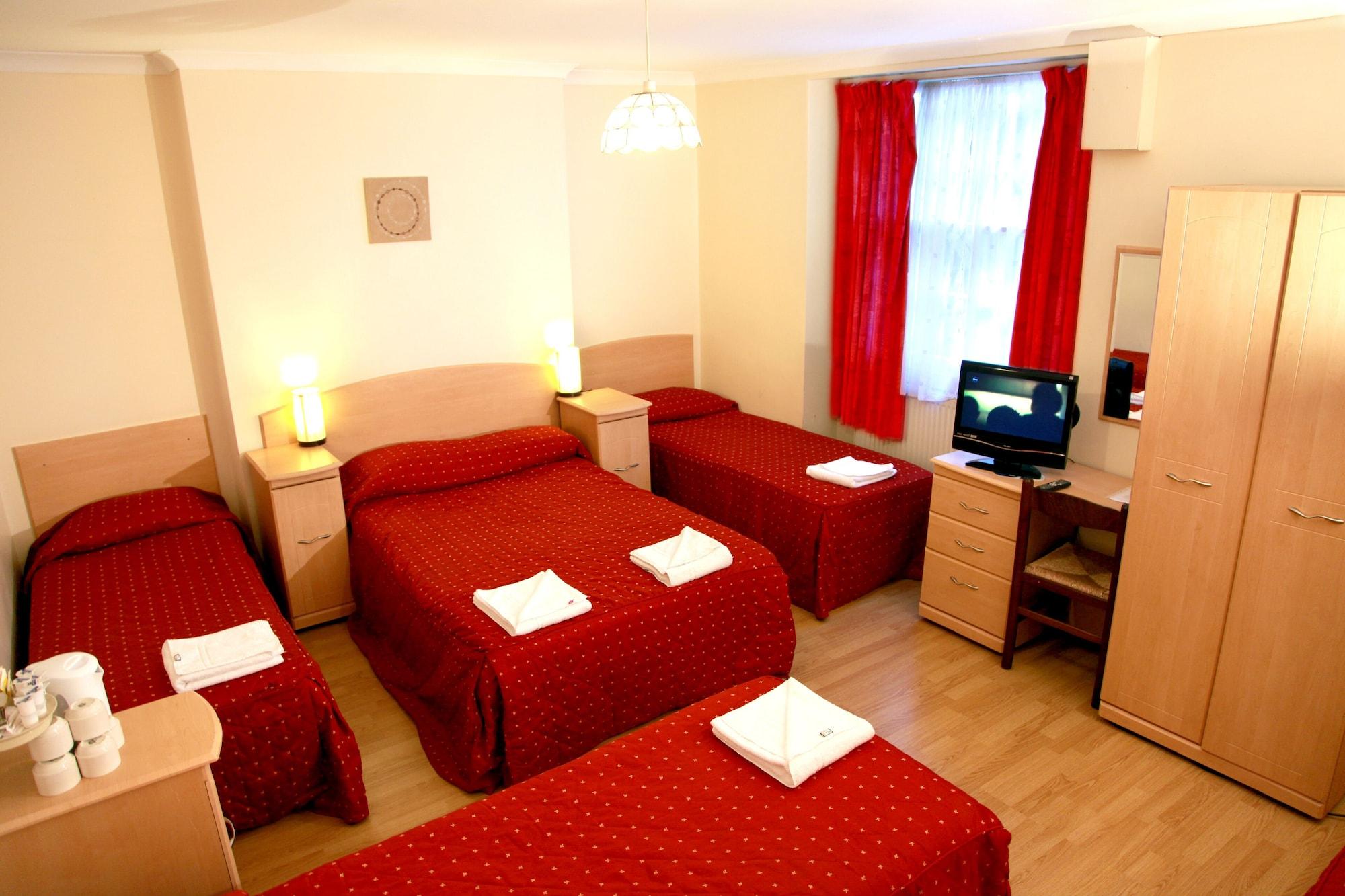 Elmwood Hotel 2*