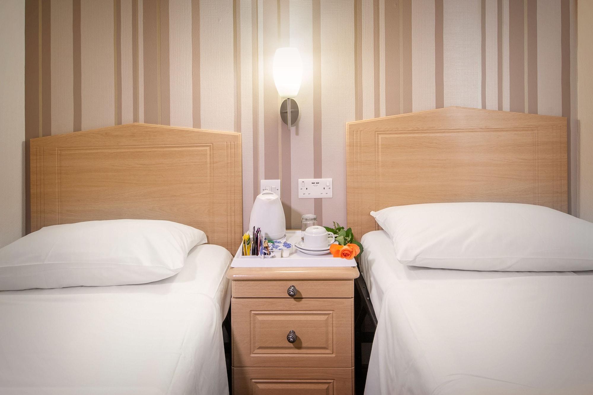 Hotel Fairway London