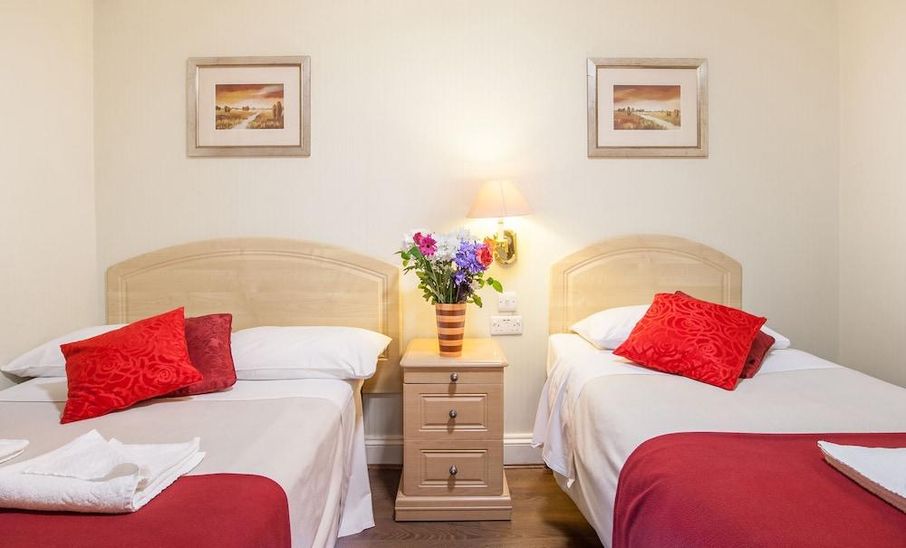 Fairway Hotel London