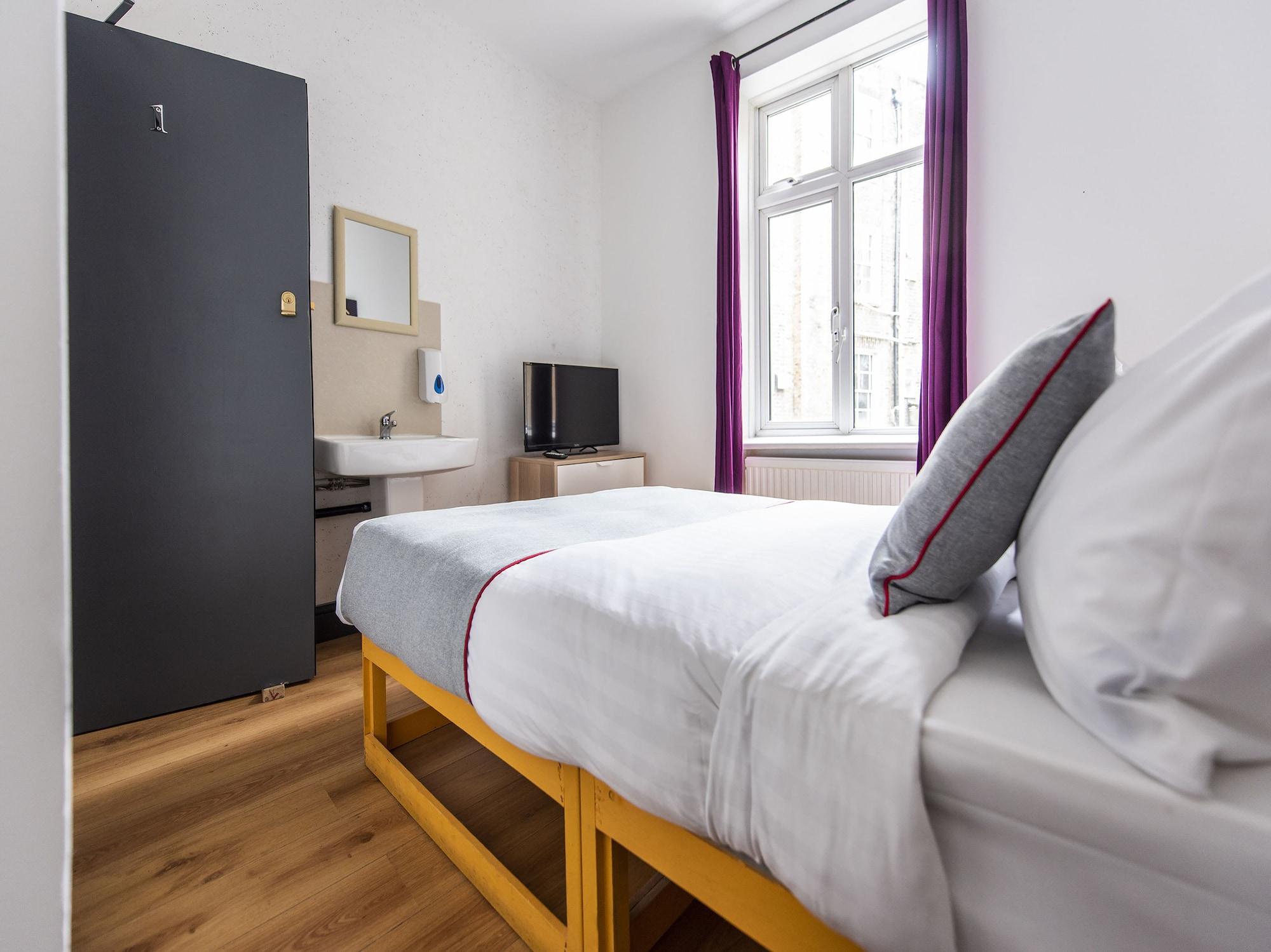 Camden Bnb Hotel London