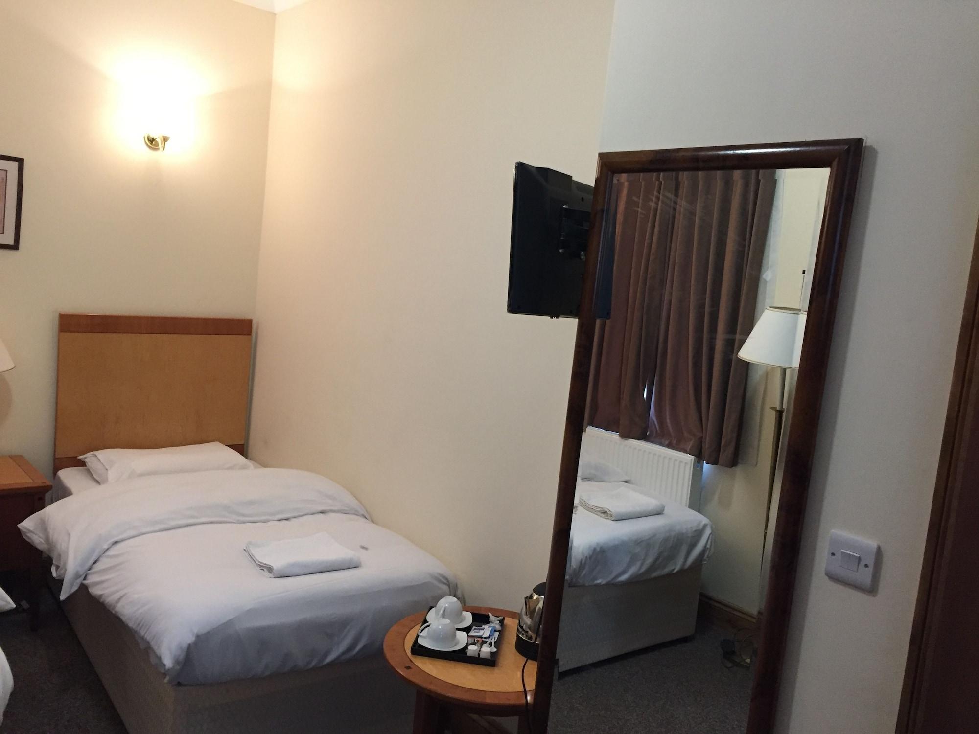 Shelton Hotel, Finsbury Park 3*