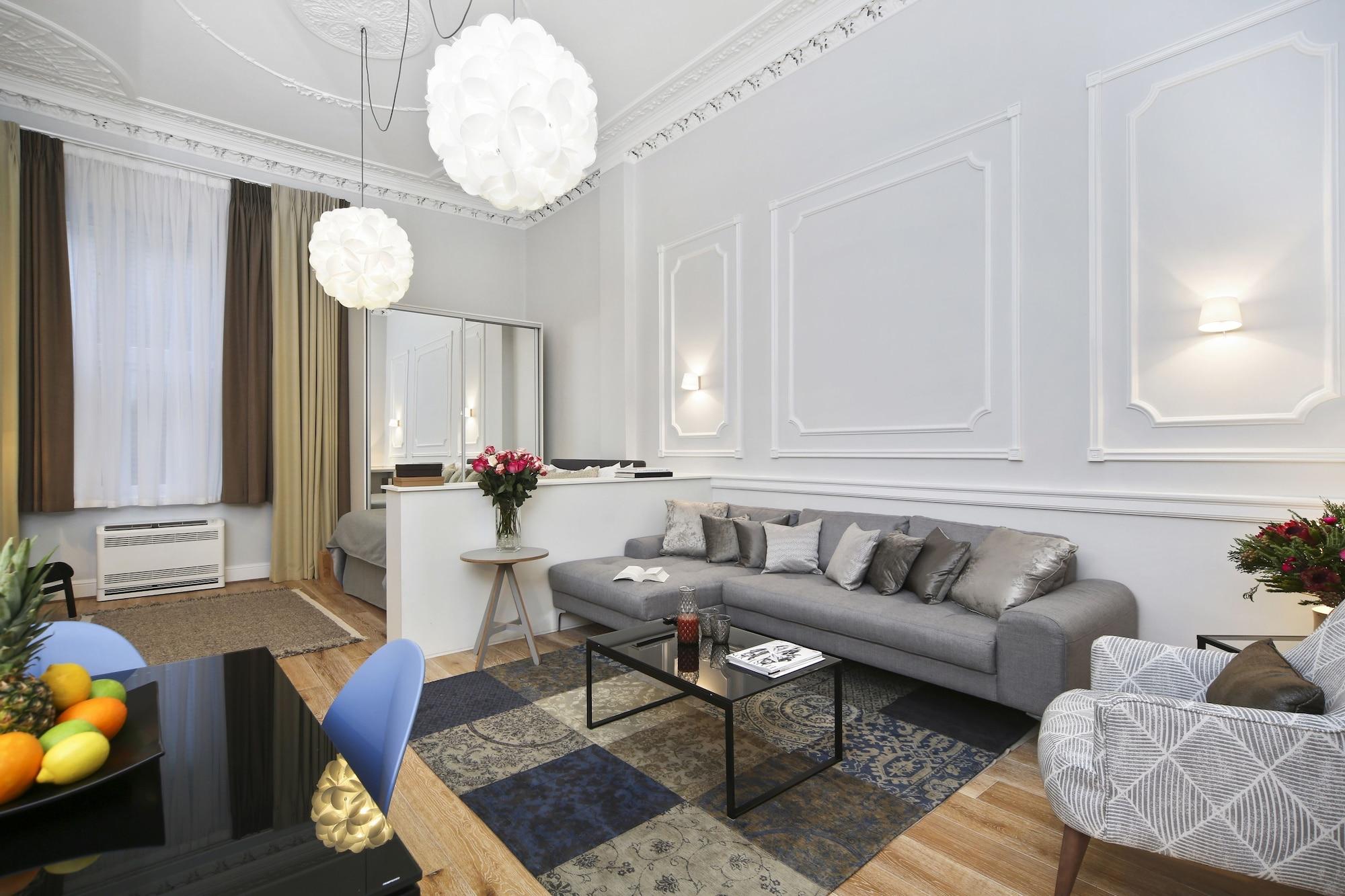 Aparthotel Queensgate Court 4*