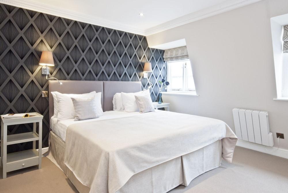 Queensgate Court London