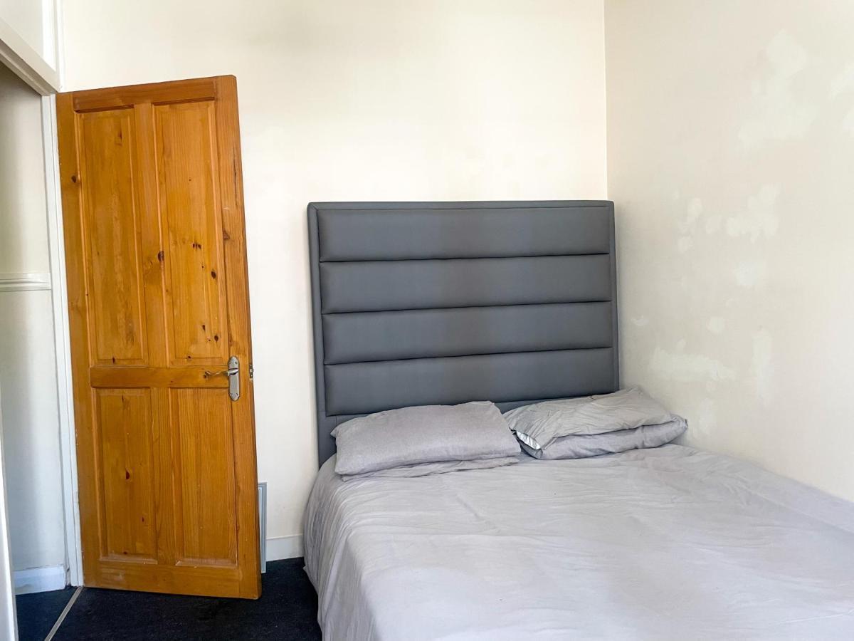 Flat 76 Felbridge House Apartamento