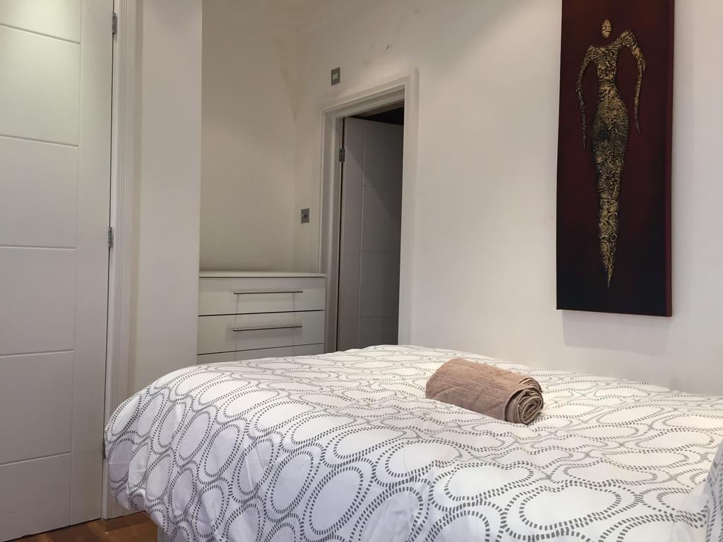Hyde Park Apartment *
