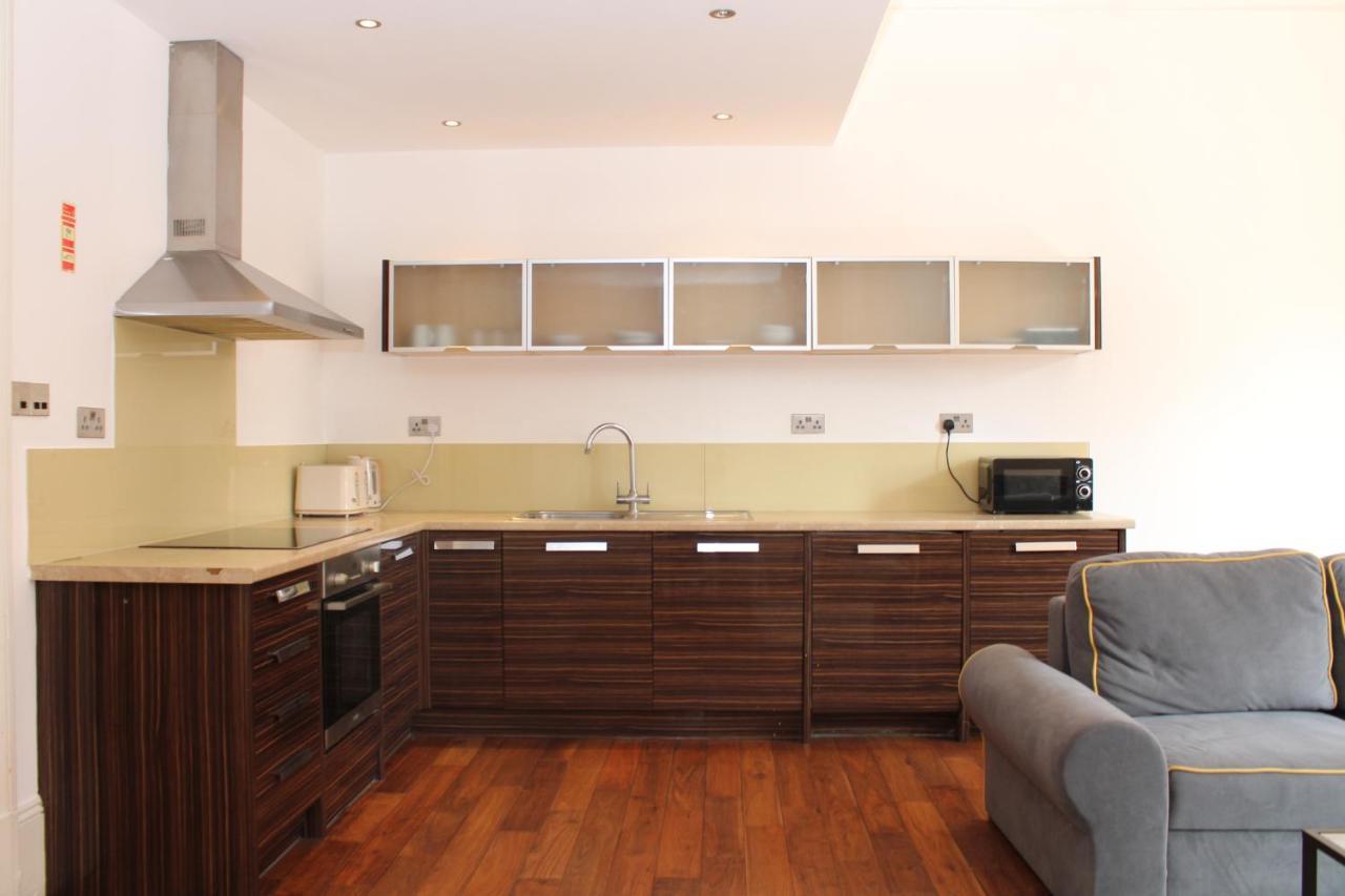 Sloane Square Apartment *