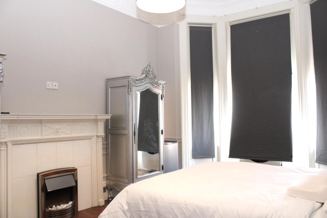 Sloane Square Apartment *