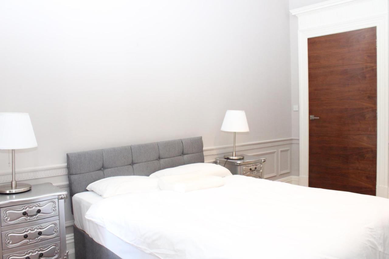 Sloane Square Apartment *