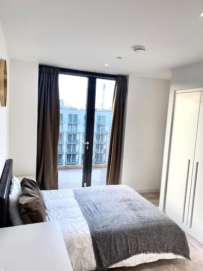 Riverside And Homestay London