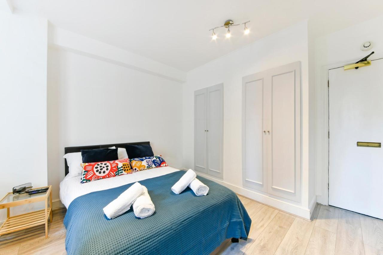 South Kensington Apartment *