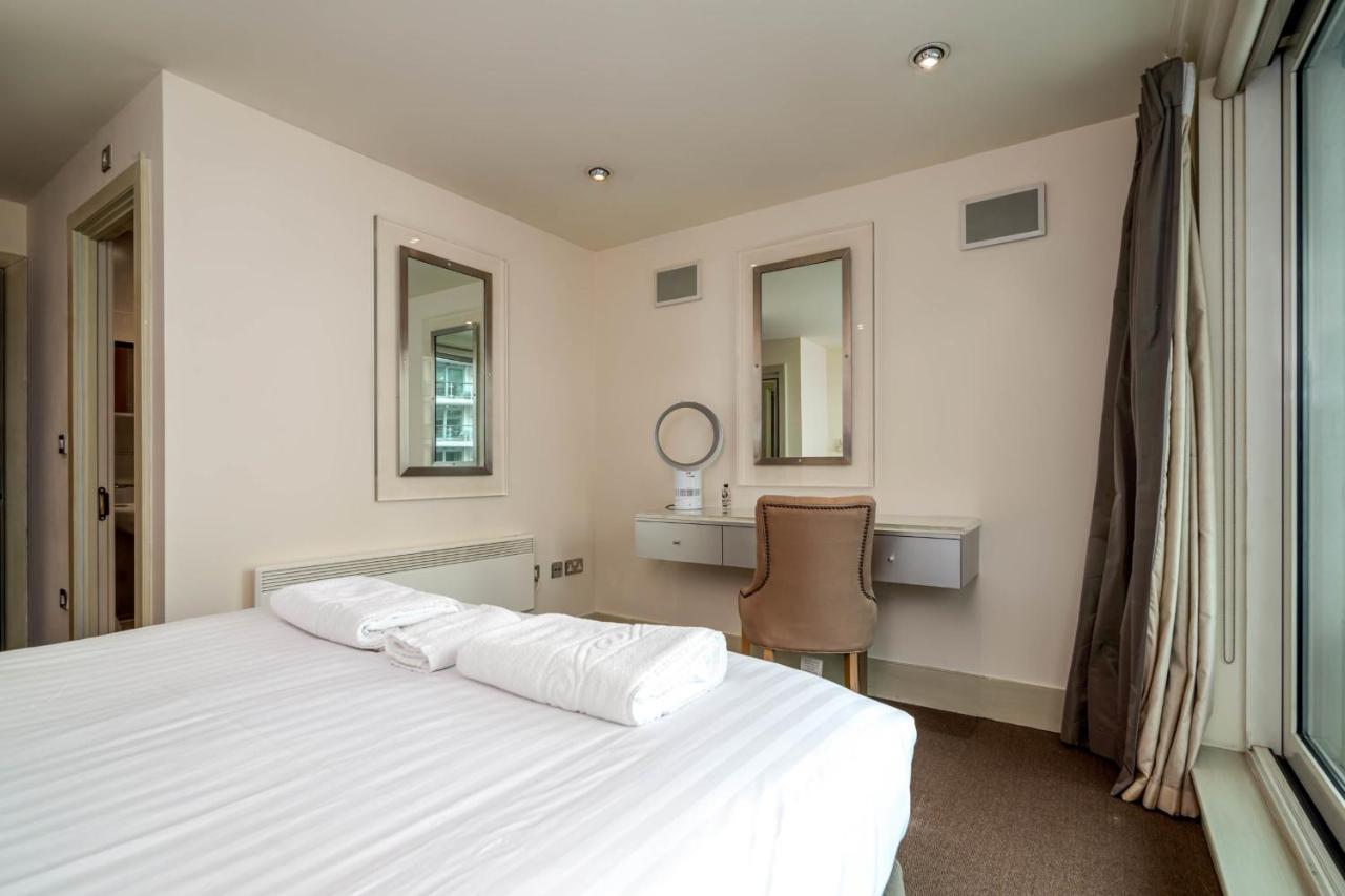 Guestready Superb Overlooking River Thames London