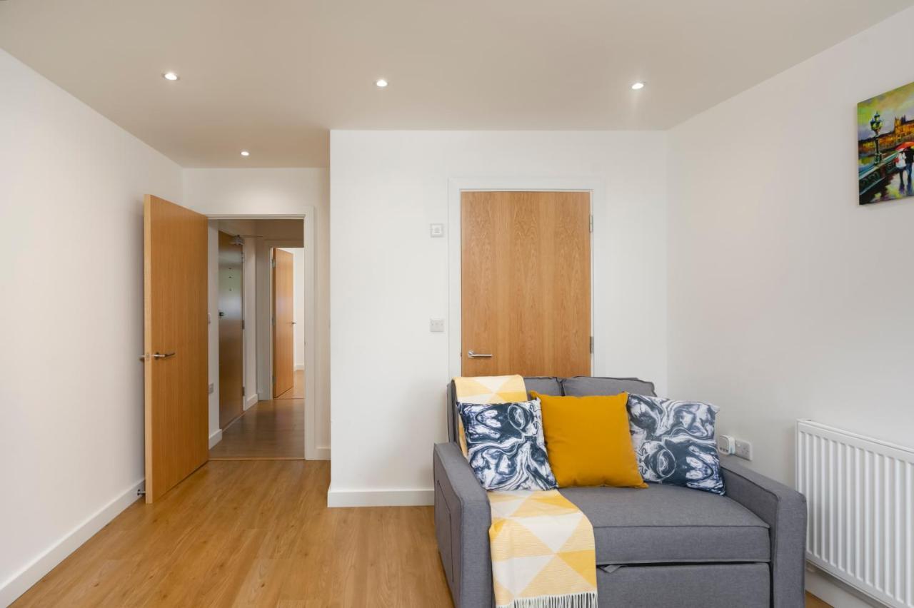 Apartment Skyvillion - Beautiful One Bedroom Near Heathrow Airport