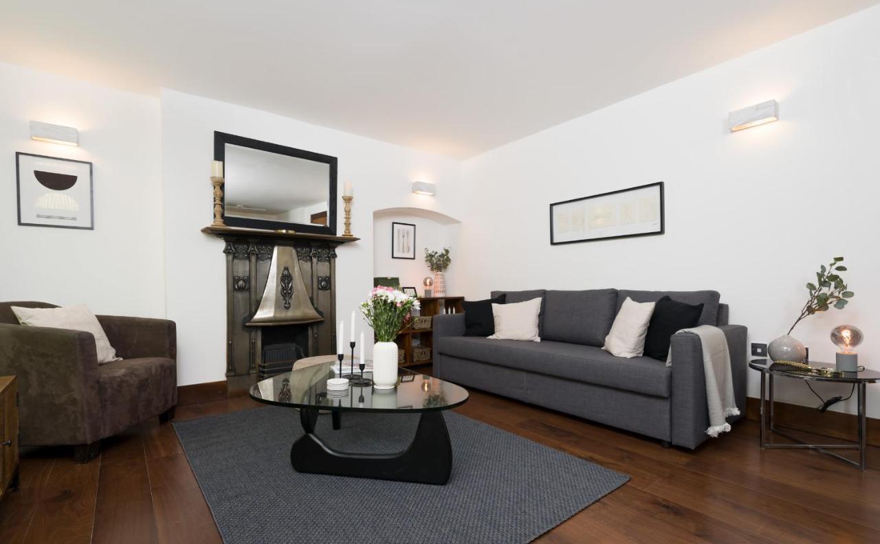 Location 2 Bedr, 3 Beds, Covent Grdn, China Town Apartment *