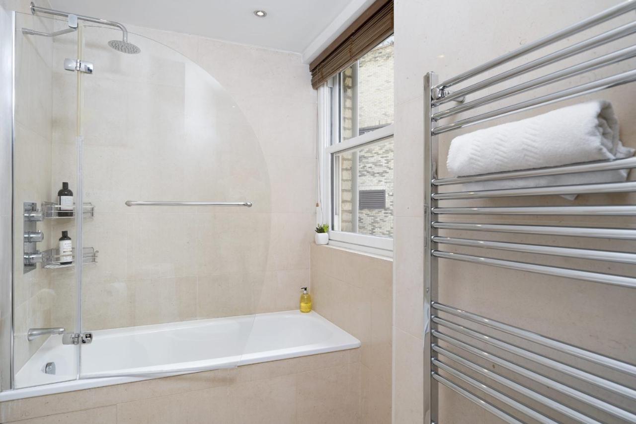 Location 2 Bedr, 3 Beds, Covent Grdn, China Town Apartment